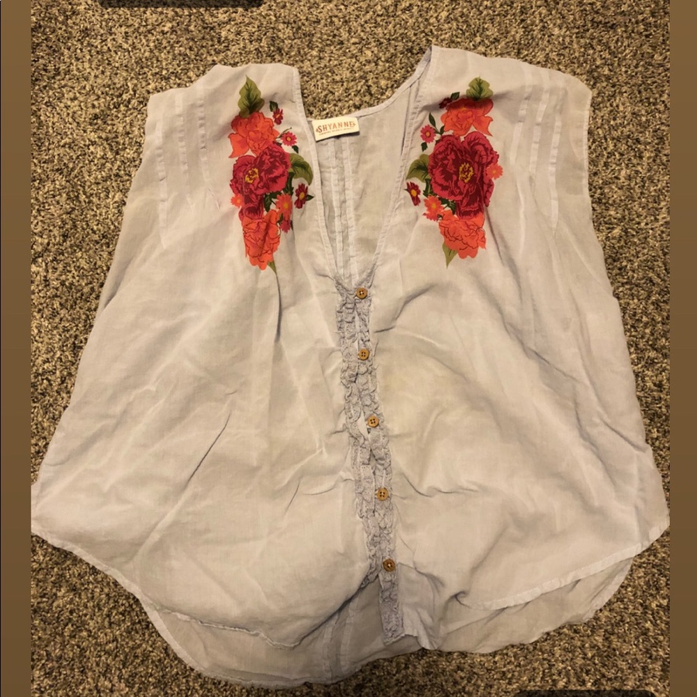 Beautiful Shyanne shirt.